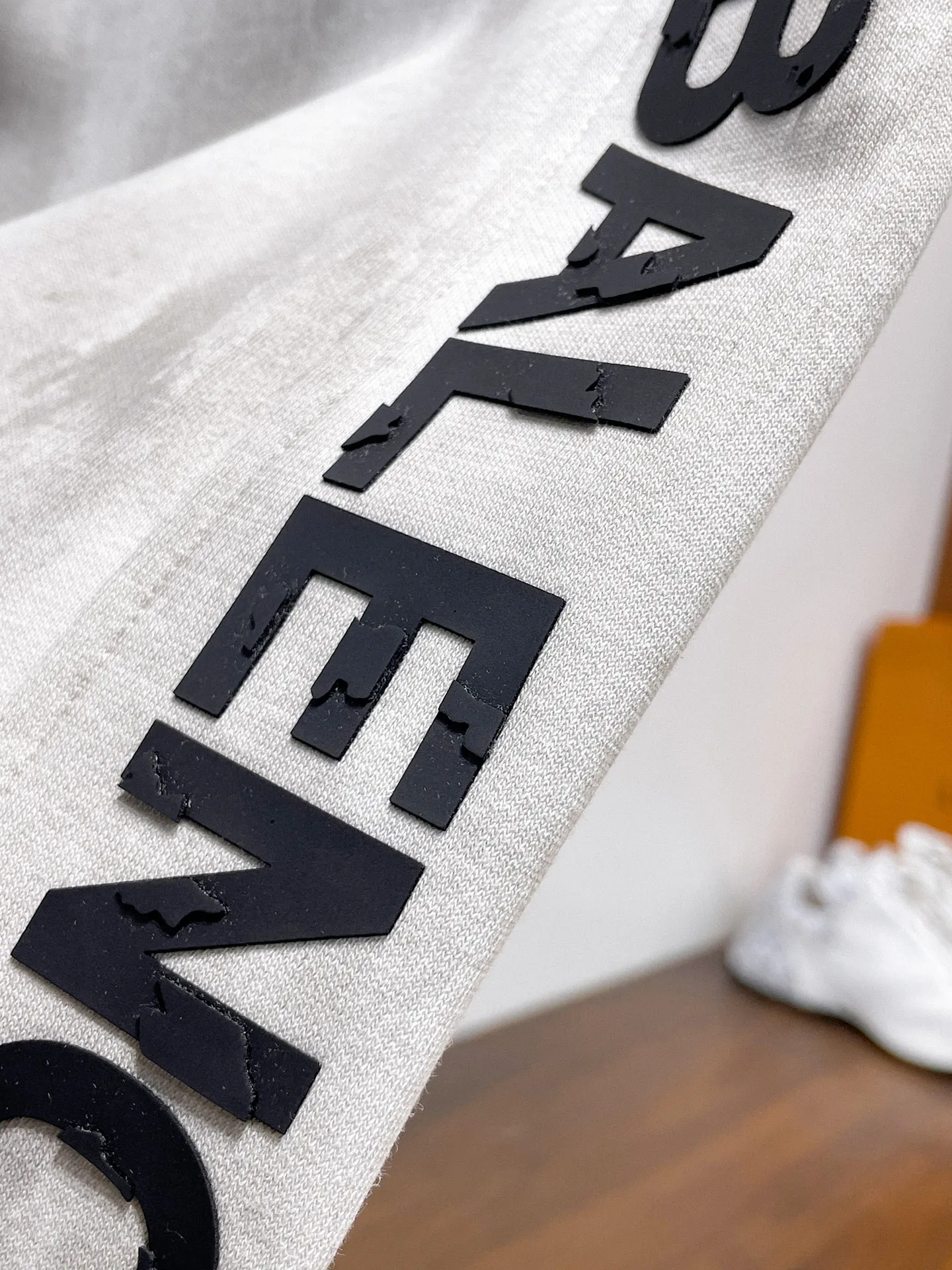 Balenciaga 🆕2026 Autumn and Winter New Arrival Casual Pants! The official website will be released simultaneously. Brand Classic LOGO casual pants, customized fabrics, excellent comfort and strong touch. Highly recognisable, perfect appearance and craftsmanship. Size:M-3XL